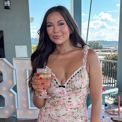 Portrait of creator thatssoravenbrown