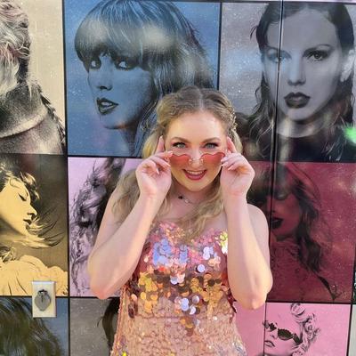 Portrait of creator thehayleymcmanus