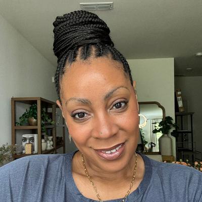 Portrait of creator blogsbyaria