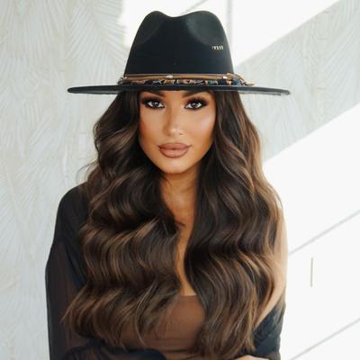 Portrait of creator mrskaylakempe