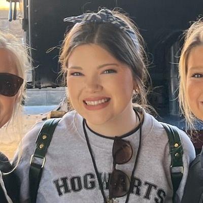 Portrait of creator lilli.jo