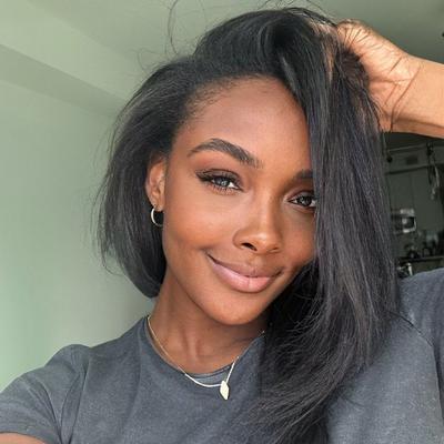 Portrait of creator riannasymone