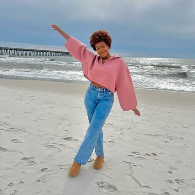 Portrait of creator alanahsastre