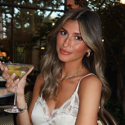 Portrait of creator ava.tomich