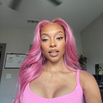 Portrait of creator nicholetteashley