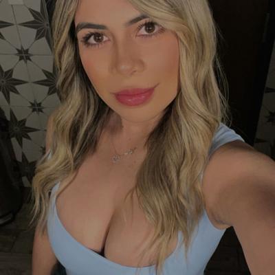 Portrait of creator karenalena0