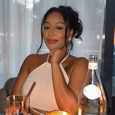 Portrait of creator jenfavfinds