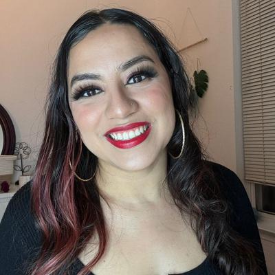 Portrait of creator rosysarered_