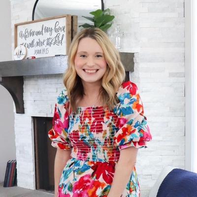 Portrait of creator simplyclarke