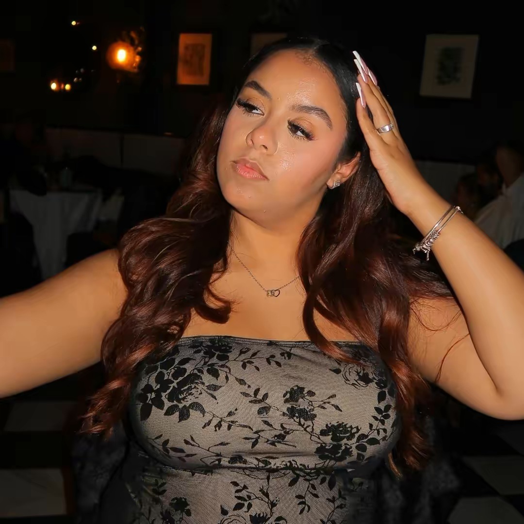 Portrait of creator itsleilynnieves