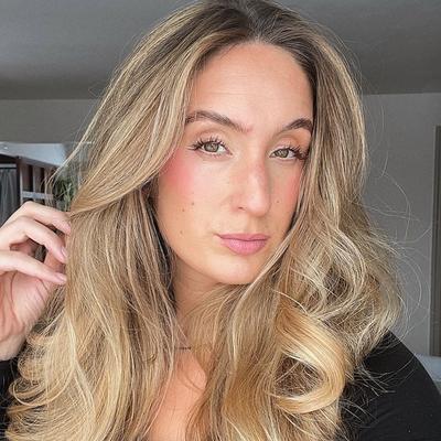 Portrait of creator alexgiselaa