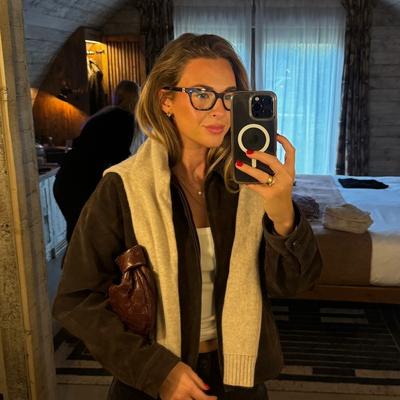 Portrait of creator ellaflashman