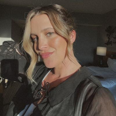 Portrait of creator rachaelleetinney