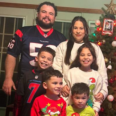 Portrait of creator penafamily_23