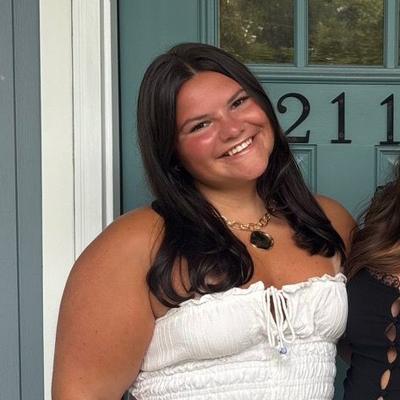 Portrait of creator arigrace03