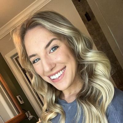 Portrait of creator laurenbrinson04