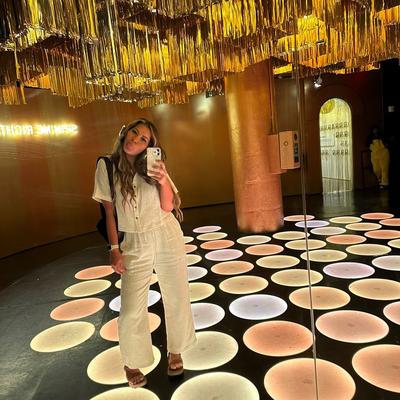 Portrait of creator tay_holt_