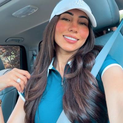 Portrait of creator arlyaspiration