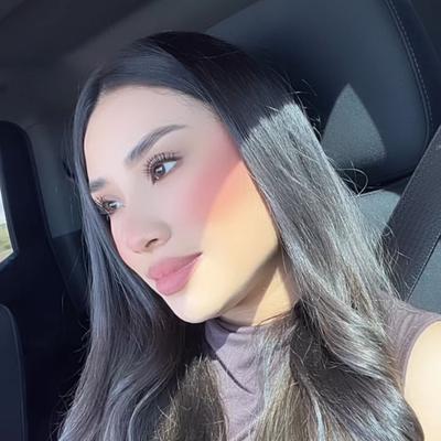 Portrait of creator karliglam