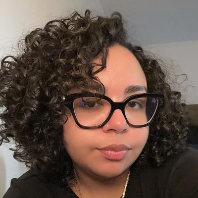 Portrait of creator goldensandboxx