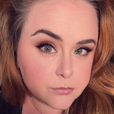 Portrait of creator life.withsarahlee