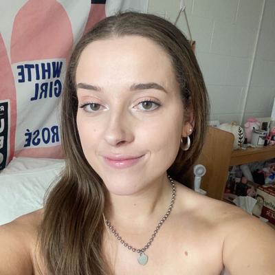 Portrait of creator nicolesaxxo