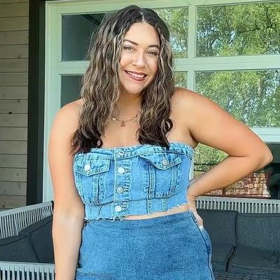 Portrait of creator chelsealsmith3