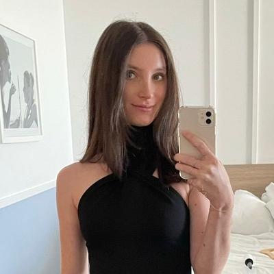 Portrait of creator userbrett