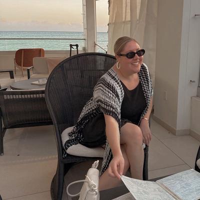 Portrait of creator lindssh