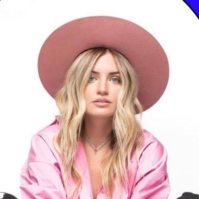 Portrait of creator itsmemariasee