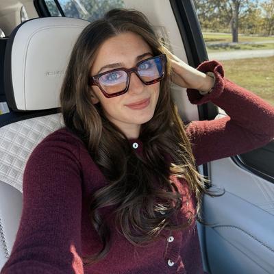 Portrait of creator reaganholdenn