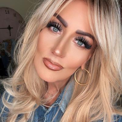 Portrait of creator caliblondychick23