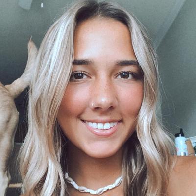 Portrait of creator arielk.n