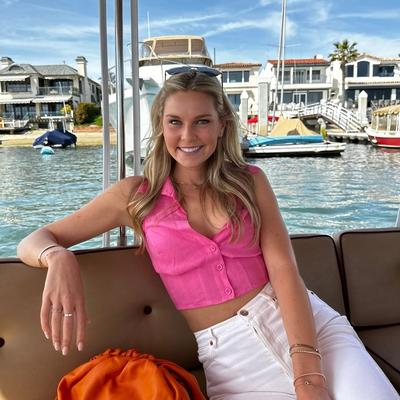 Portrait of creator heatherj__