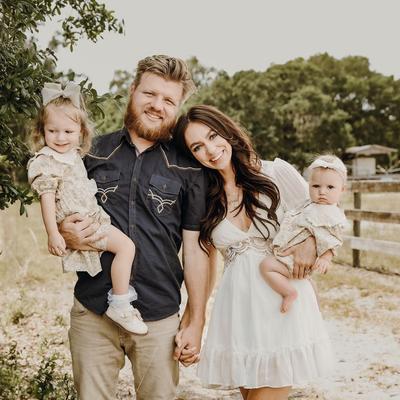 Portrait of creator katyeallen