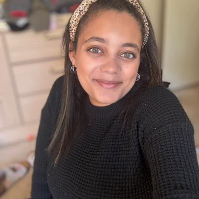 Portrait of creator mrsgraymama