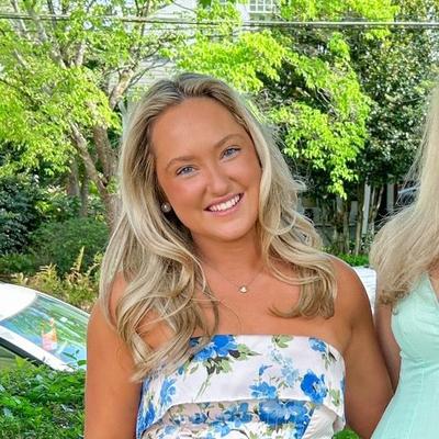 Portrait of creator makenzieofox