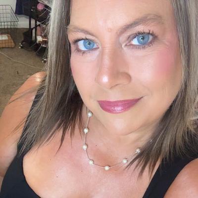 Portrait of creator nicolelang09