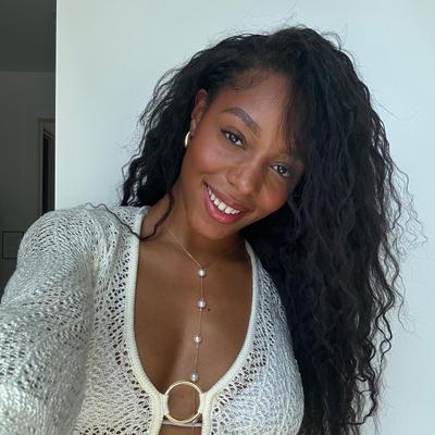 Portrait of creator thedorieanna