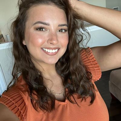 Portrait of creator jennylseiber