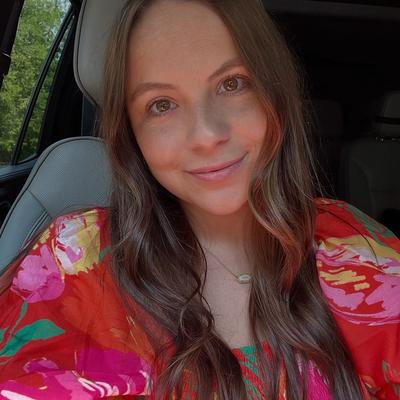 Portrait of creator brookeecov