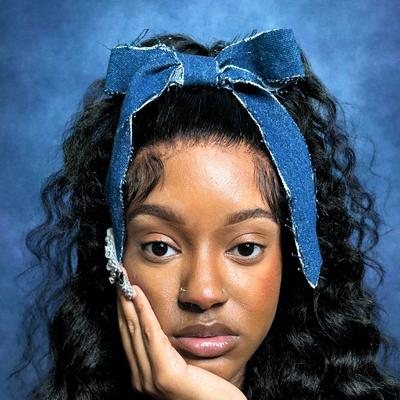 Portrait of creator theeartdolll