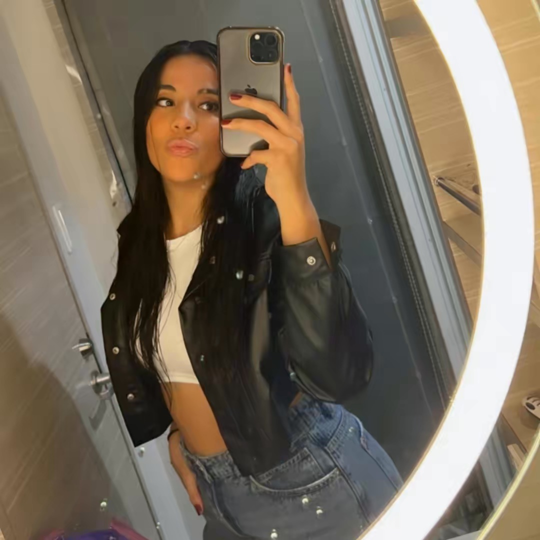 Portrait of creator milenanarvaezm