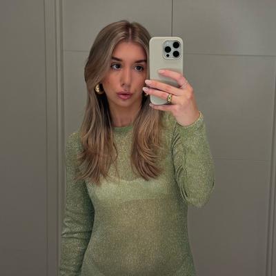 Portrait of creator michelle_feo