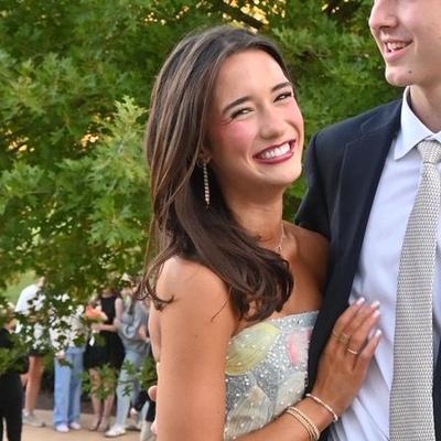 Portrait of creator carols_life2