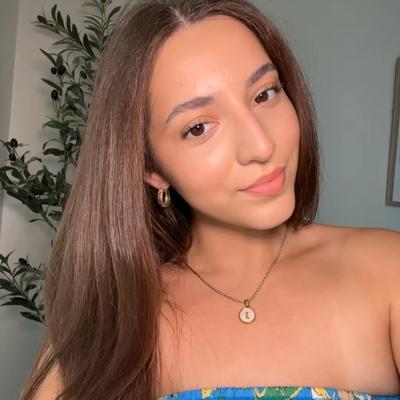 Portrait of creator juli._.77