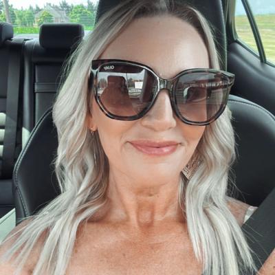 Portrait of creator ginaemarie