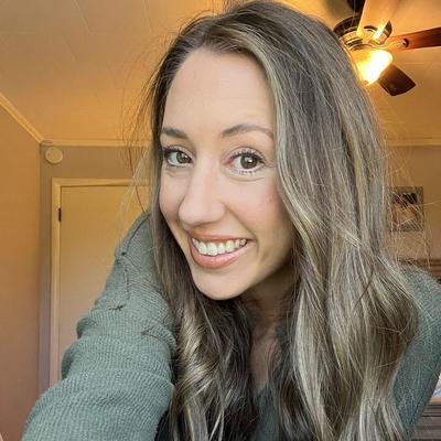 Portrait of creator haleyhal_