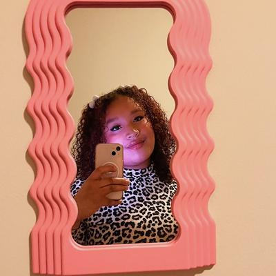 Portrait of creator zinnia_alexis