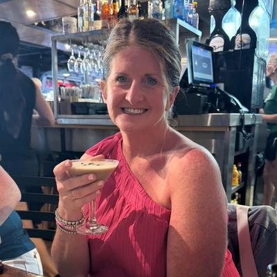 Portrait of creator mi.momlife